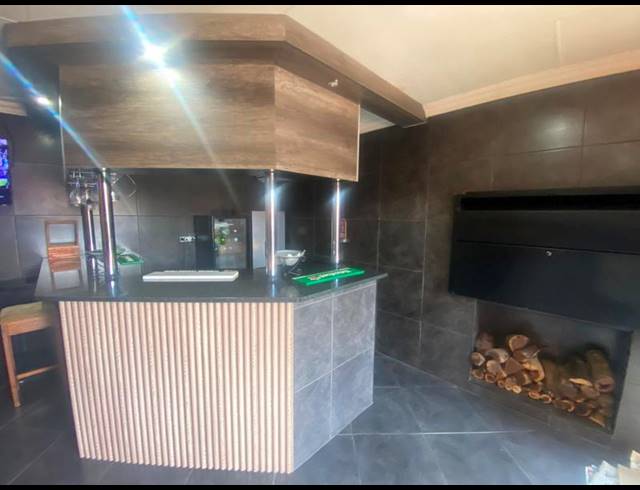 3 BEDROOM HOUSE FOR SALE IN AERORAND
